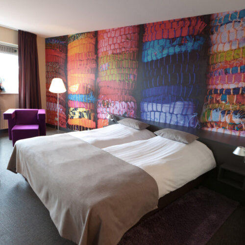 Hotel- Hotel-